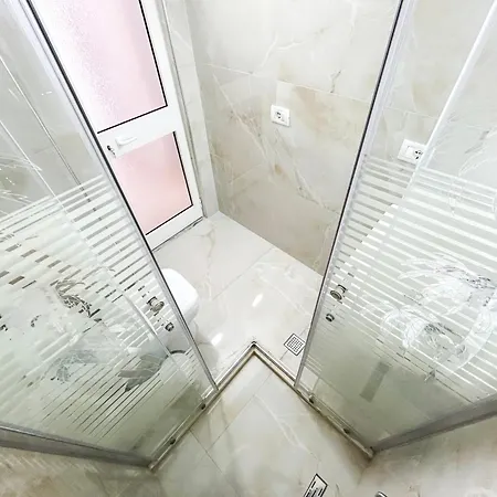 Azure Shores Apartment Golem (Tirana)
