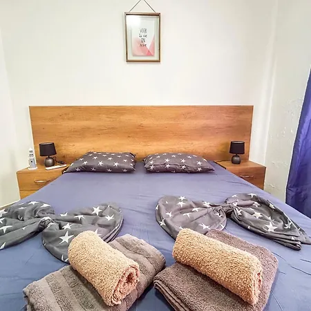 Azure Shores Apartment Golem (Tirana)