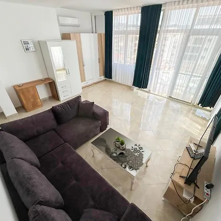 Azure Shores Apartment Golem (Tirana)